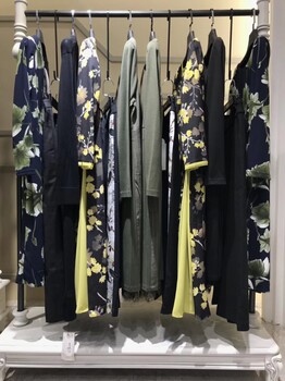 真絲大碼連衣裙女裝品牌折扣尾貨批發(fā)一手貨源