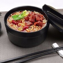 某一男子加盟泡面小食堂一月暴富