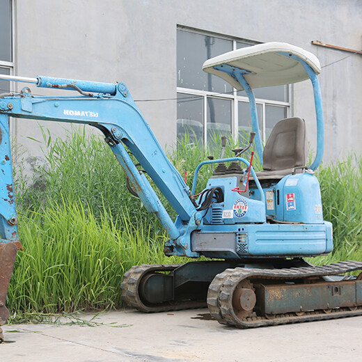 鼎源机械微型挖掘机,辽宁锦州开挖自来水管道小型挖掘机