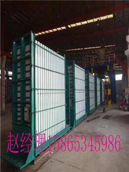 上海保温装饰一体板设备性能特点