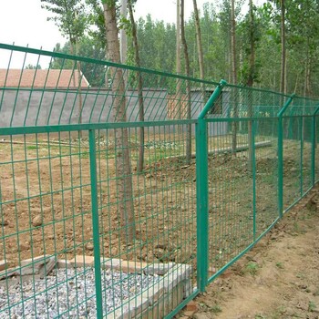 球场围栏网，公路护栏网，铁路护栏网，框架护栏网，车间隔离栅