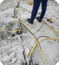 日喀则-订购花岗岩柱塞劈裂棒劈裂机厂家联系方式图片