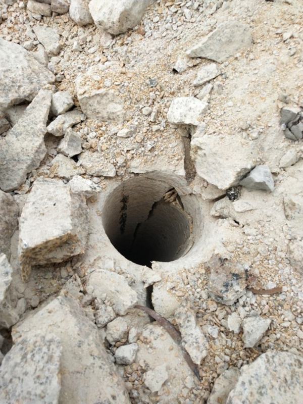 乌兰察布挖地基用液压劈裂棒和破桩头岩石劈裂机哪个产量高