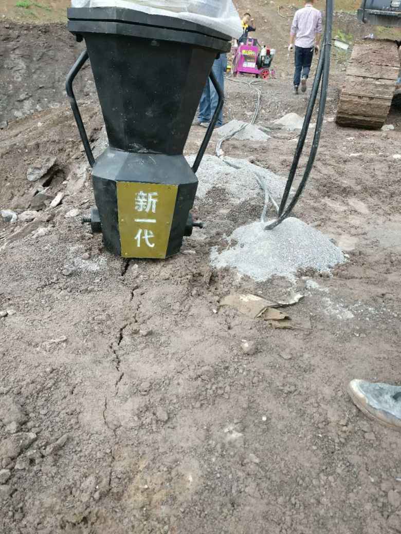 湘潭基础土石方岩石劈裂机一天费用多少钱