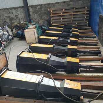 四川碎石場不用炸藥劈裂機