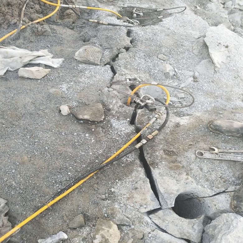 玉石矿任城区采石场破硬石头开采设备劈裂机