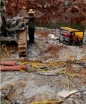 工作原理成武開山機巖石靜爆機