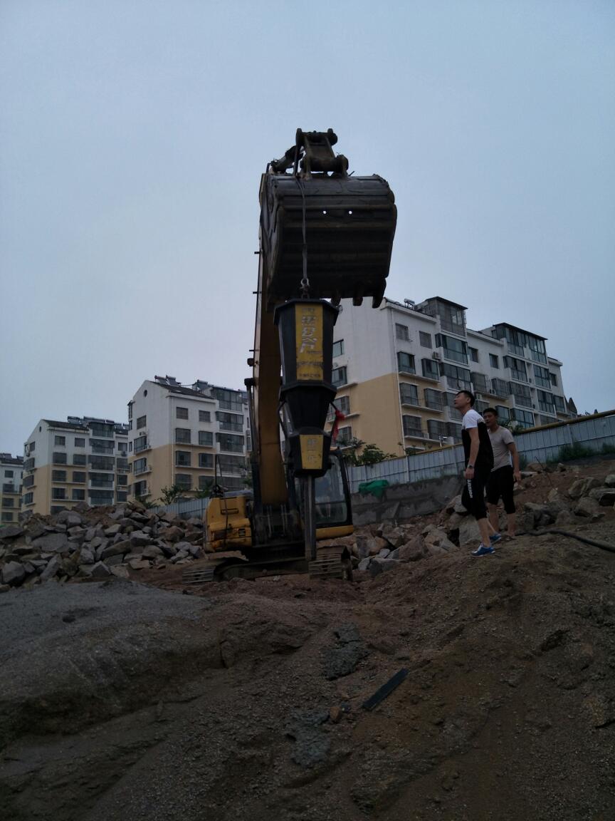 平凉:良心推荐道路石头清除液压破裂机