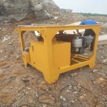 玉溪公路擴建堅硬石頭劈裂棒液壓破裂機