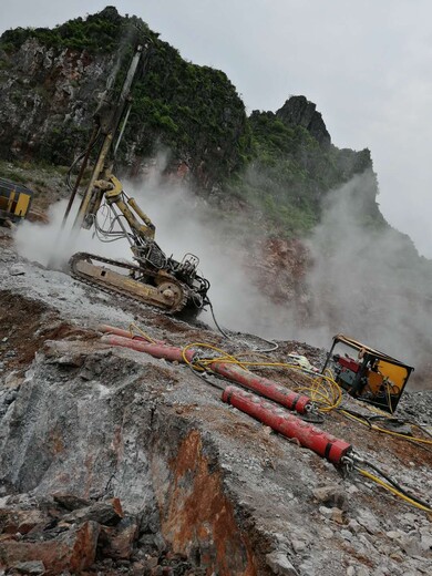 萍乡铜矿无声快速开采设备近期施工案例