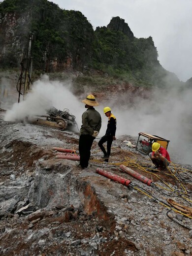 南平修路不能放炮石头扩张器矿山开采劈裂机