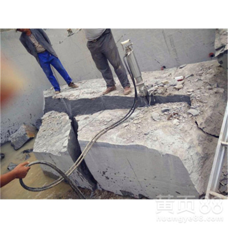 打不动的石头用柱塞式液压劈裂机邵阳使用场地成本低效率高