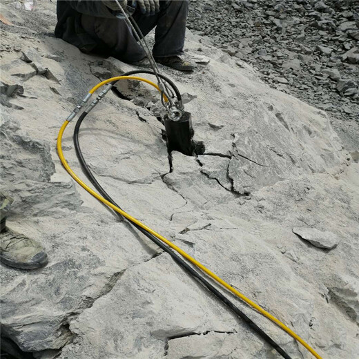 毕节愚公斧劈裂机挖地基石头太硬用液压劈石器使用寿命长久