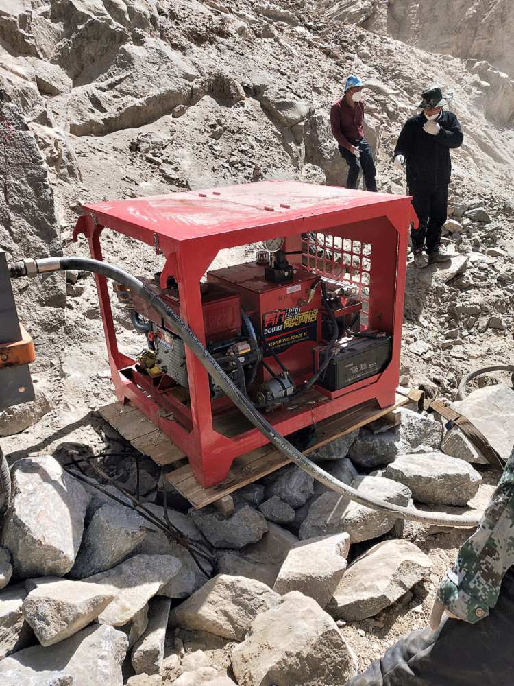 克拉玛依静态裂石矿山裂石机 混凝土电动劈裂机 液压劈裂棒