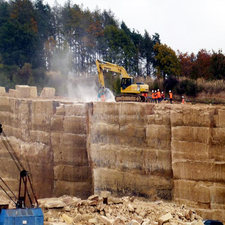 贵州省二手渠沟开槽锯 挖掘机驱动岩石锯