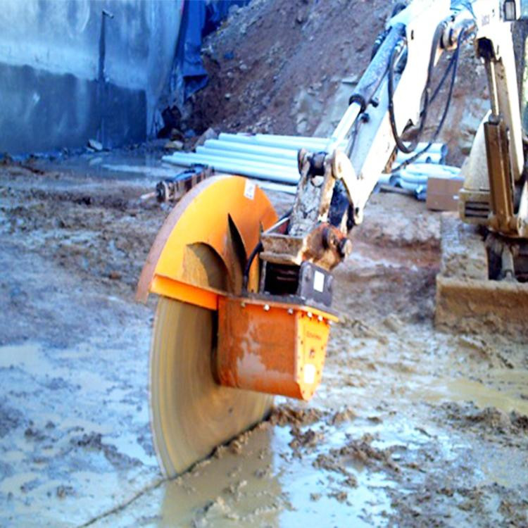 泸州市二手渠沟开槽锯 挖掘机驱动岩石锯切割速度快