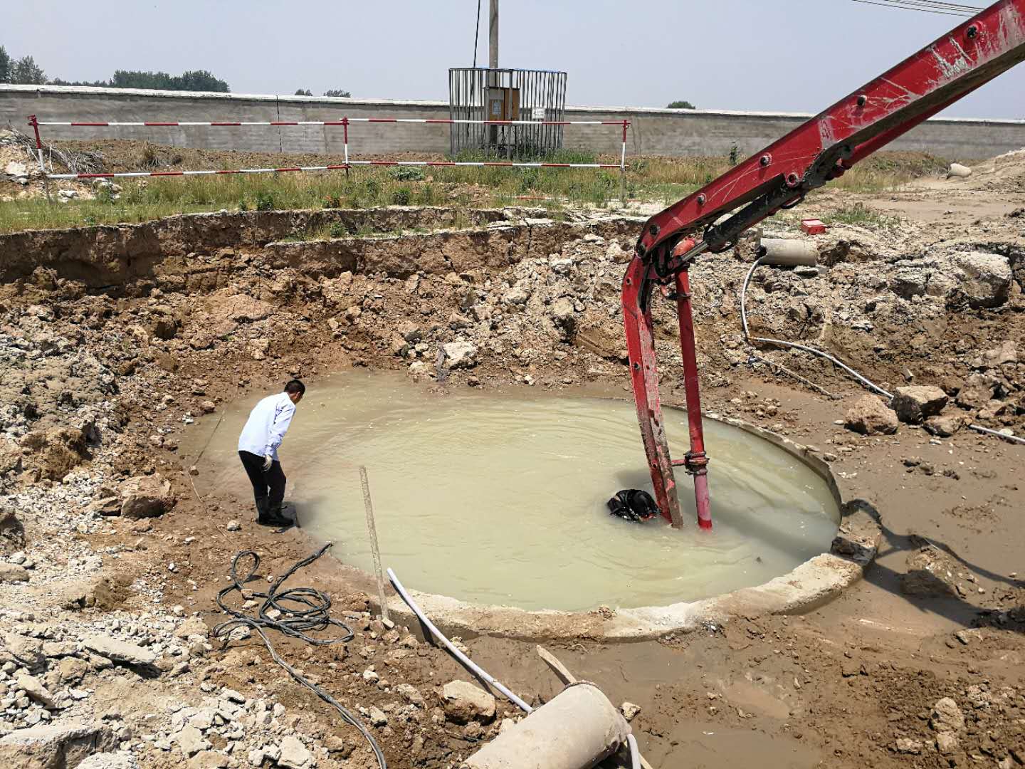 （新闻）阿坝排水管道水下封堵工程施工