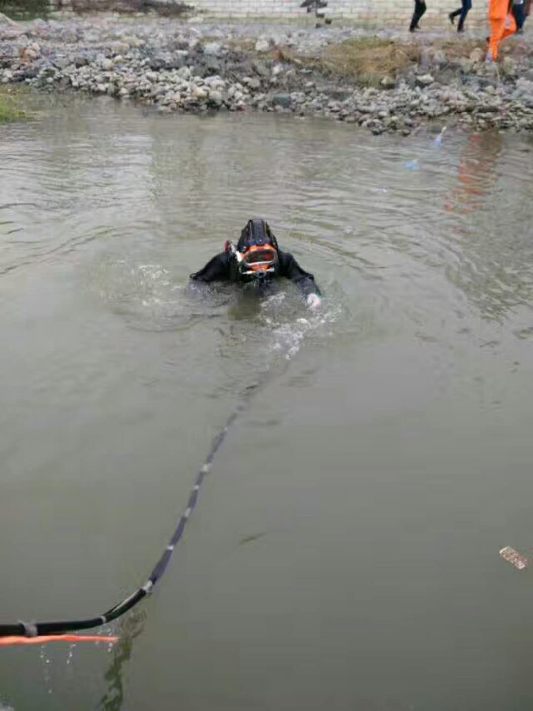 （新闻）四平污水管道水下封堵工程施工