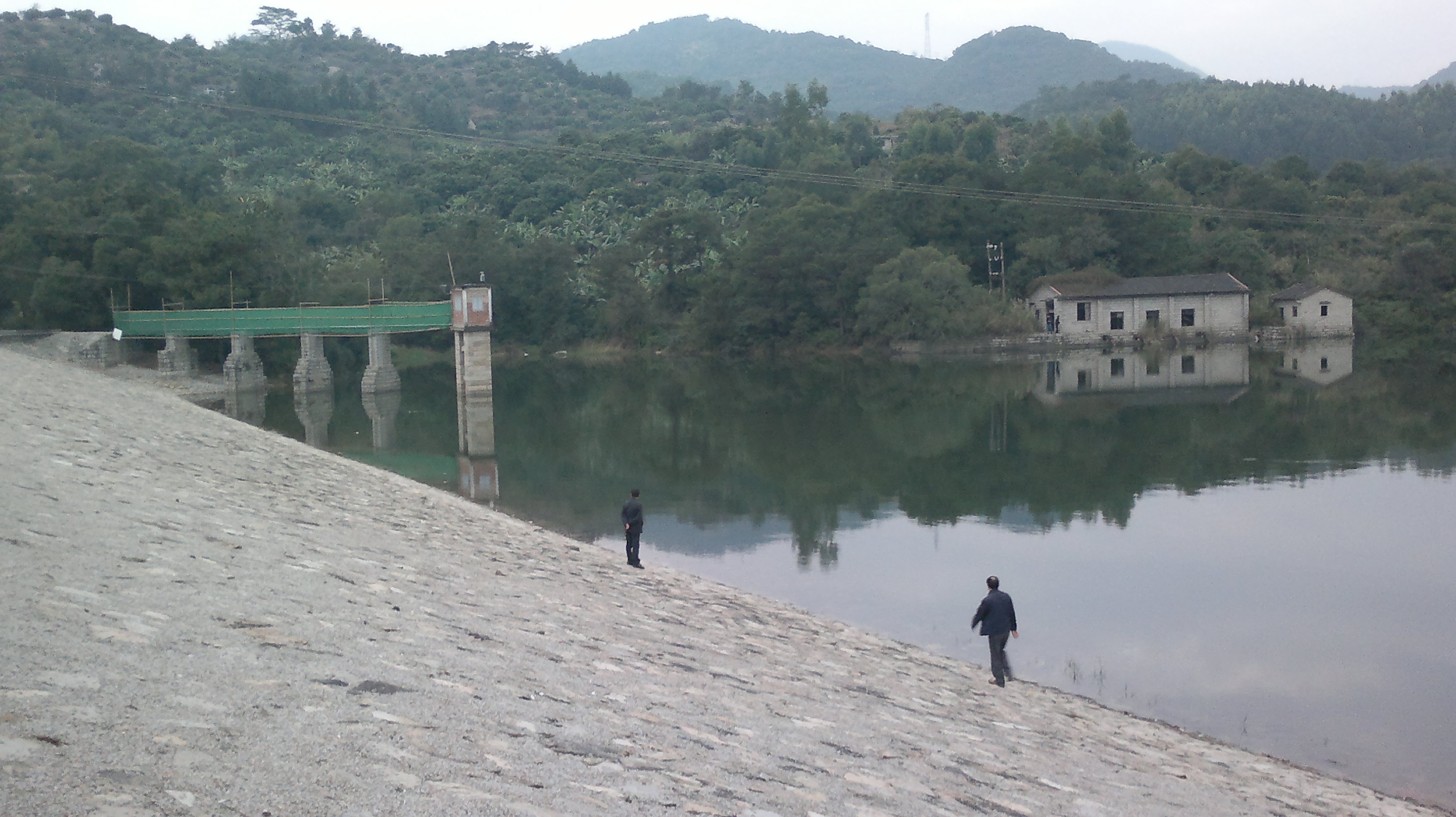 茂名电厂闸门闸槽清障/堵漏/哪家好（万力水下作业公司）