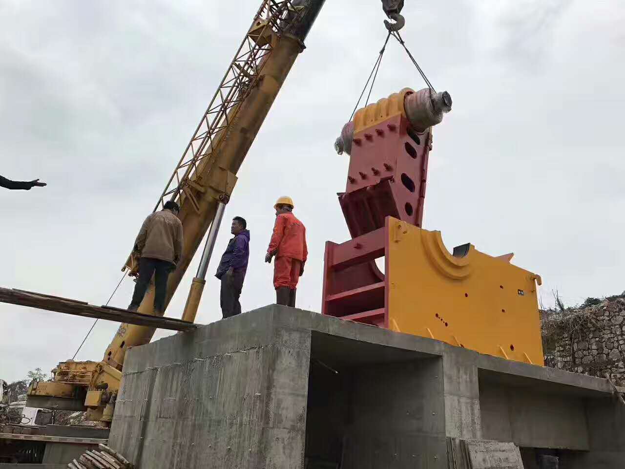 河南鹤壁复合式破碎机，制砂机生产厂家