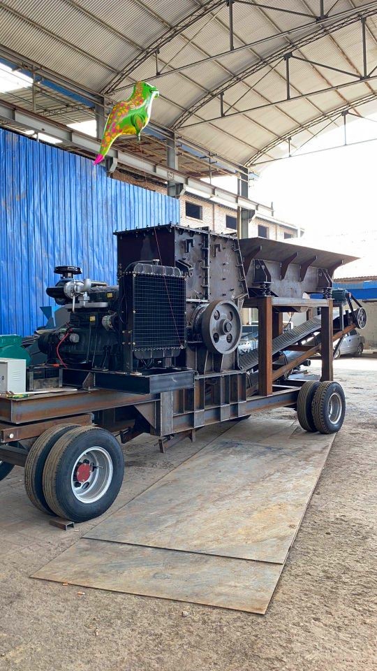 移动式鹅卵石制砂机视频，浙江温州轮胎式移动破碎设备