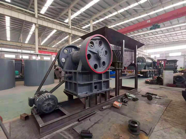 小型移动破碎站生产工艺，北京昌平轮胎式移动破碎设备