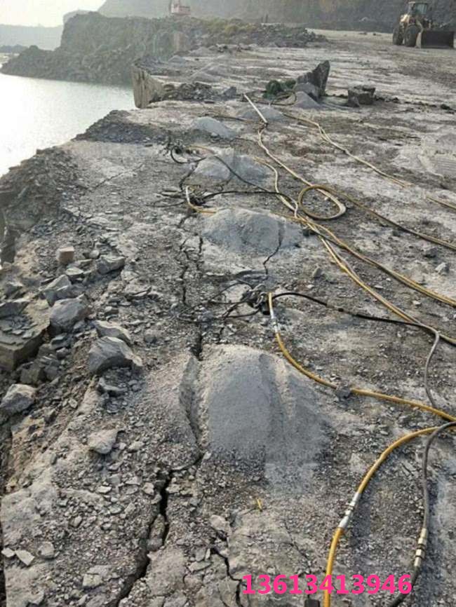 台州天台地基石头破碎劈裂棒岩石机特点介绍