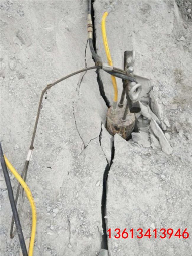 湖北鄂州挖地基破石头的机器叫什么劈裂棒-市场价格