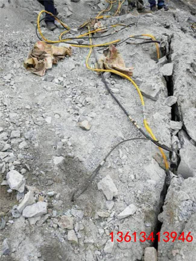 济南道路扩建岩石破裂设备操作流程