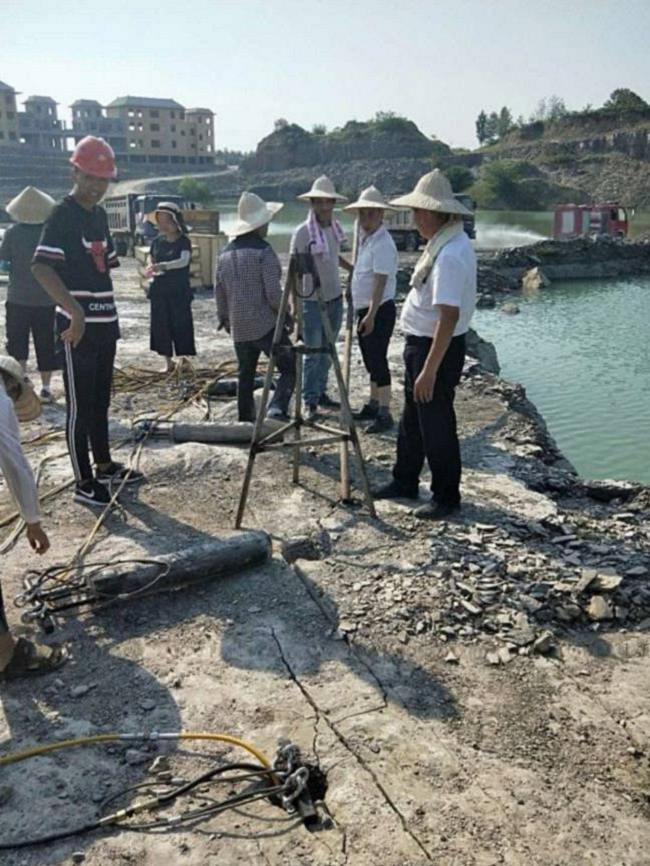 萍乡修水库石块拆除快速180劈裂设备