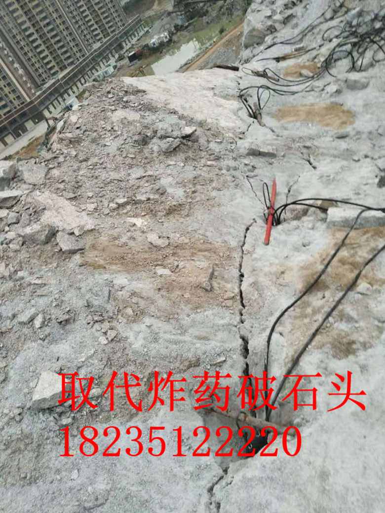 露天开采石灰石破碎锤打不动用什么机器淮北