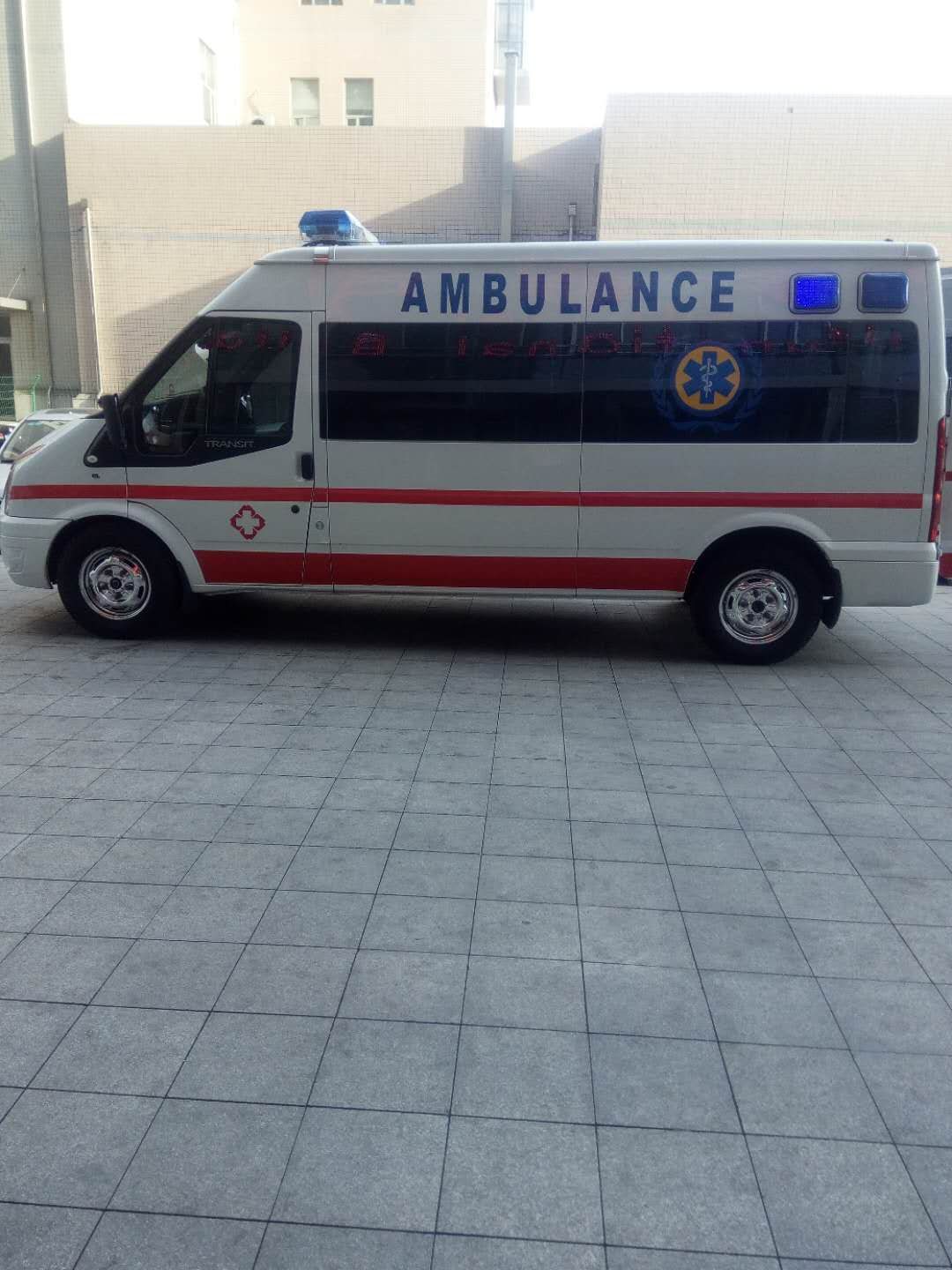 石嘴山120私人救护车出租中心、私人救护车全程24h待命