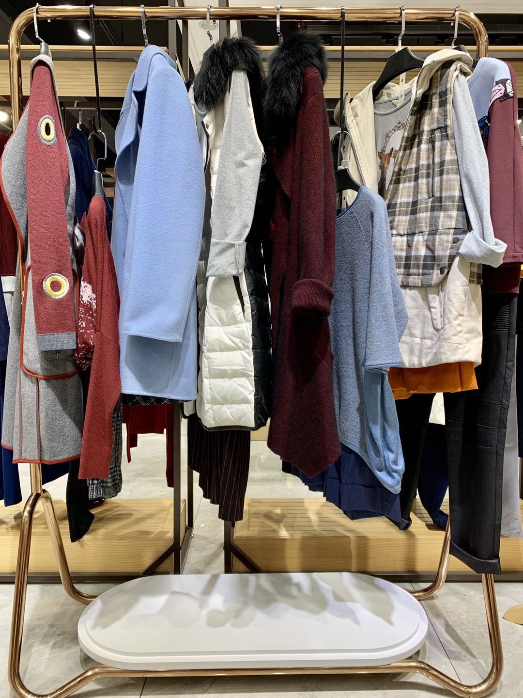 言语天堂原创设计师品牌服装进货图片价格和最新资讯