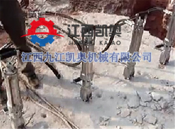 大型开山设备视频郑州新密_强力岩石起劈裂机分解图片