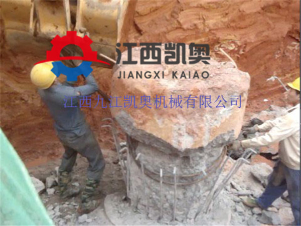 劈裂机露天镁矿挖基础开石头吐鲁番城市建设大型劈裂机