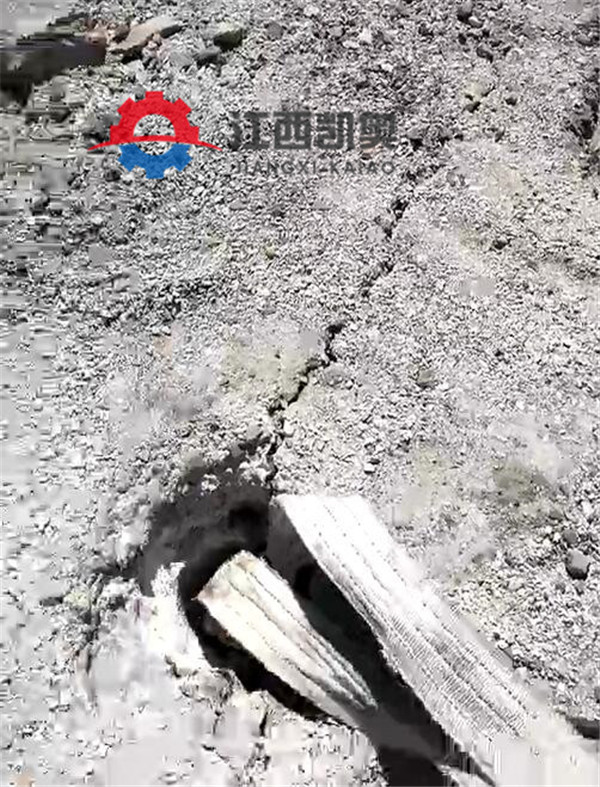 张北柱式劈裂机节能液压劈裂机地基楼房挖基础