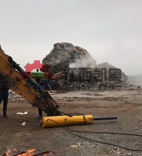 惠州石头开山机钢筋混凝土破拆劈裂棒劈裂机多钱