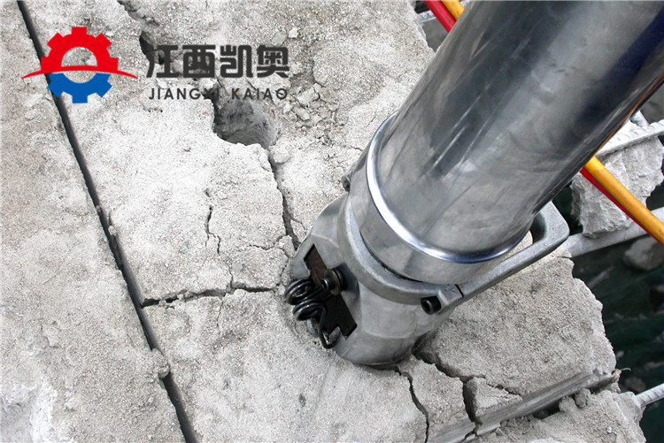 蕪湖柱塞式液壓劈裂棒巖石霹靂機(jī)孔距間隔
