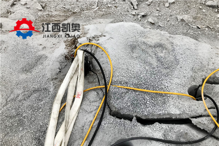 吉林长春开裂机挖地基岩石劈裂机破除拆混泥土