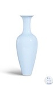 古董古玩清康熙天蓝釉柳叶瓶拍卖成交实价一千三百八十万
