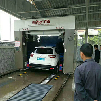 云南省隴川縣興興加油站安裝CLOUD-7VF型全自動電腦洗車機