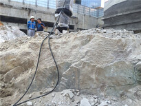 岩石不能爆破改装在挖机上的机载式液压劈裂棒厂家图片3