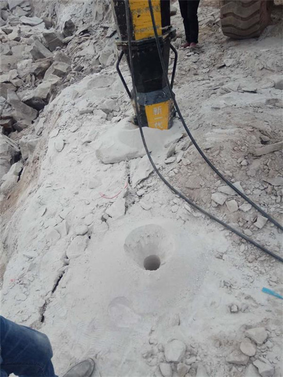 挖改式液压破石器什么设备可以免爆破开采石头哪里有卖