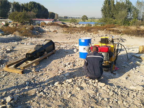 土石方路基开挖岩石免爆破静态开挖机械-液压劈石机当地经销商