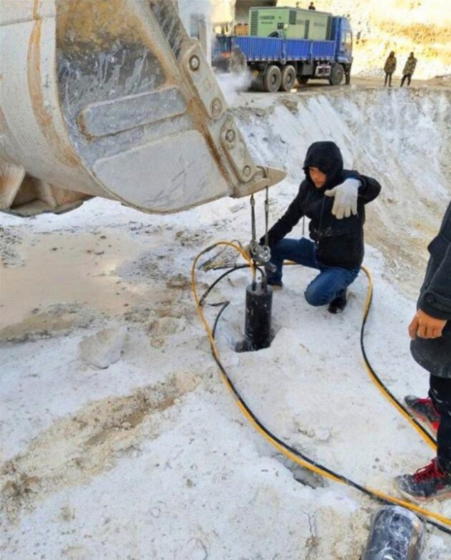 凉山基坑地基坚硬岩石用什么方法拆除破裂-安装方法