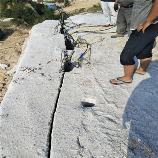 地基工程硬石头挖机破碎锤打不动裂石机滨州-厂家质保