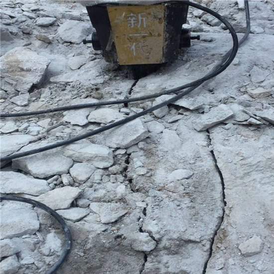 宜宾矿石安全无振动开采劈石机岩石拆除机-安装方法