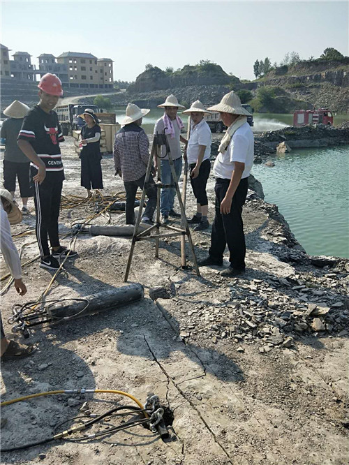 永州铁路涵洞建设岩石劈裂棒生产厂家