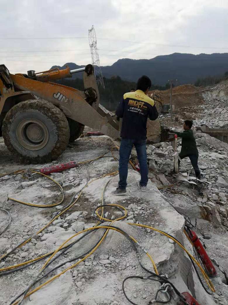 海口石材厂开采石料劈裂机-厂家