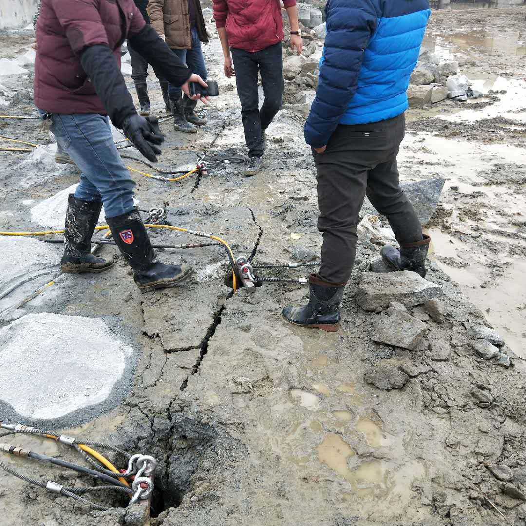 道路边坡岩石清除分裂机工程方案四川德阳